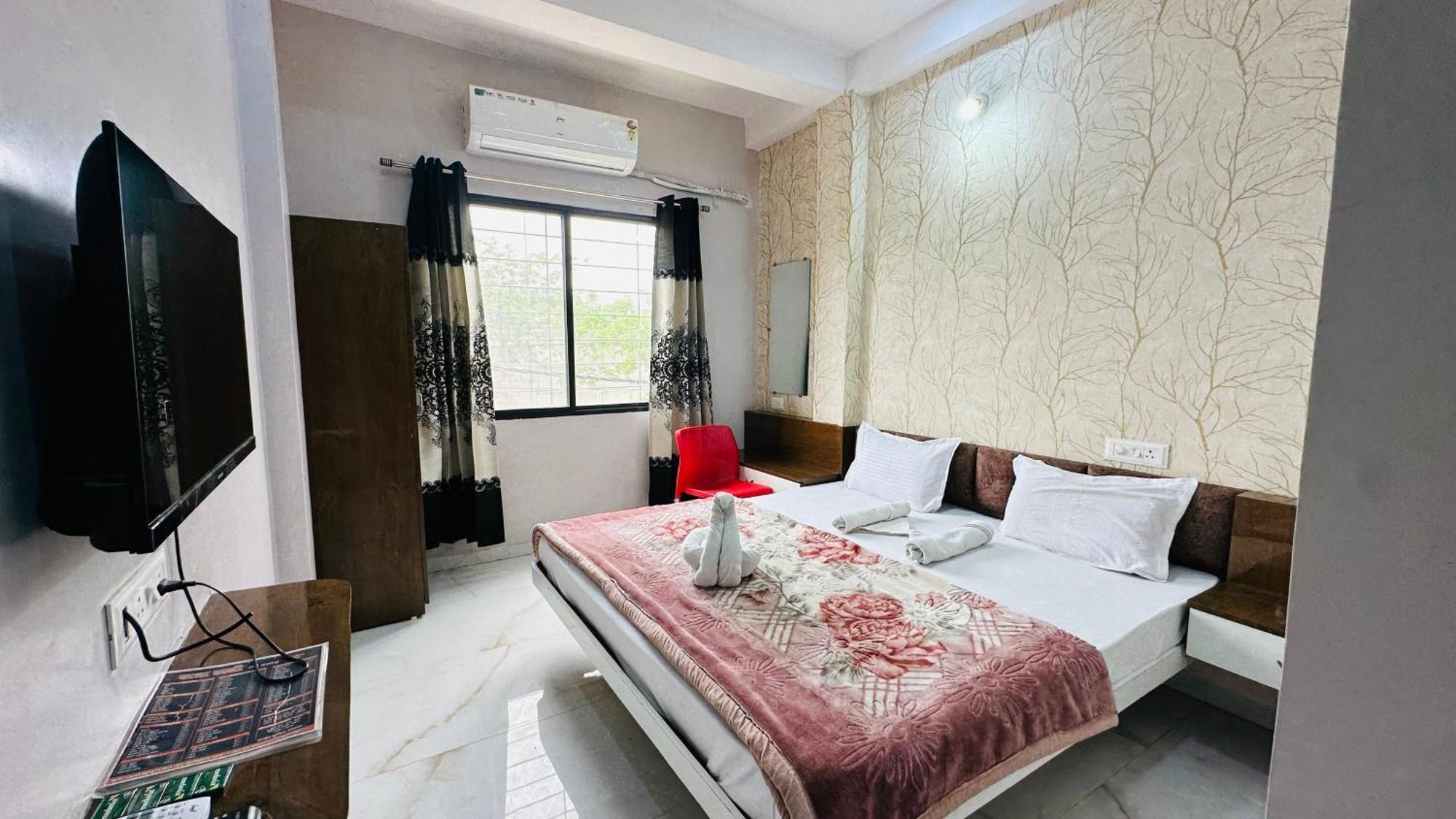 Hotel Kanha Palace Udždžain Exteriér fotografie